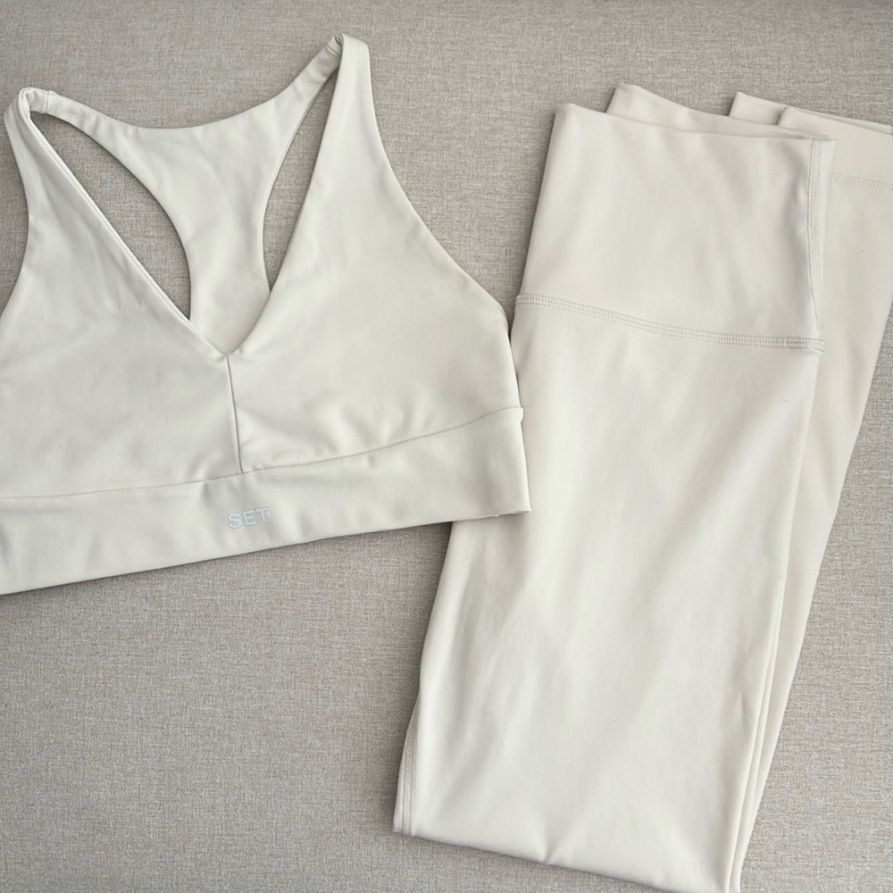 SET Active Cream Leggings & Sports Bra Set